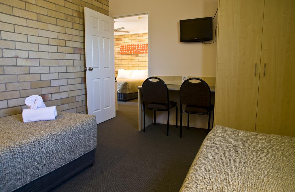 Starlight Motor Inn Рома Екстер'єр фото
