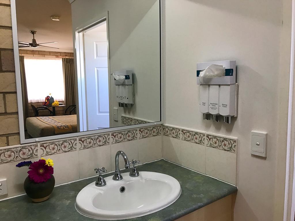 Starlight Motor Inn Рома Екстер'єр фото