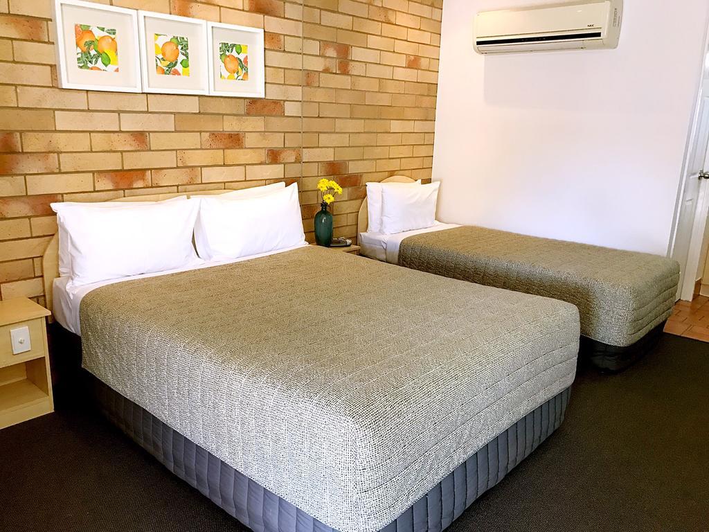 Starlight Motor Inn Рома Екстер'єр фото